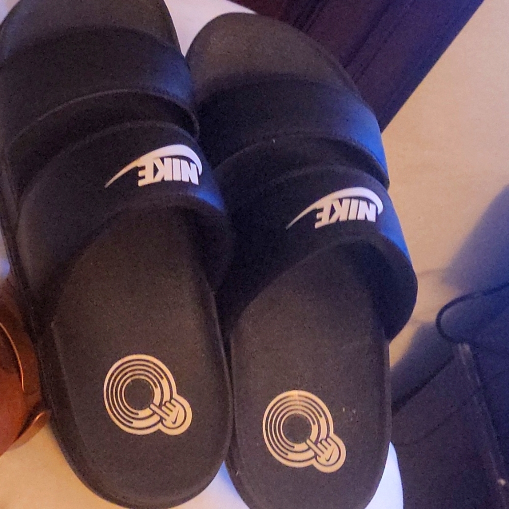 Nike slides